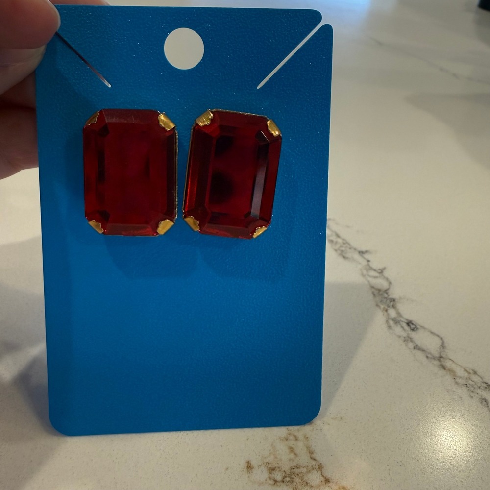 Glam Statement Red Faceted Stone Stud Earrings Gold Tone Oversized 1.25" - Picture 9 of 9